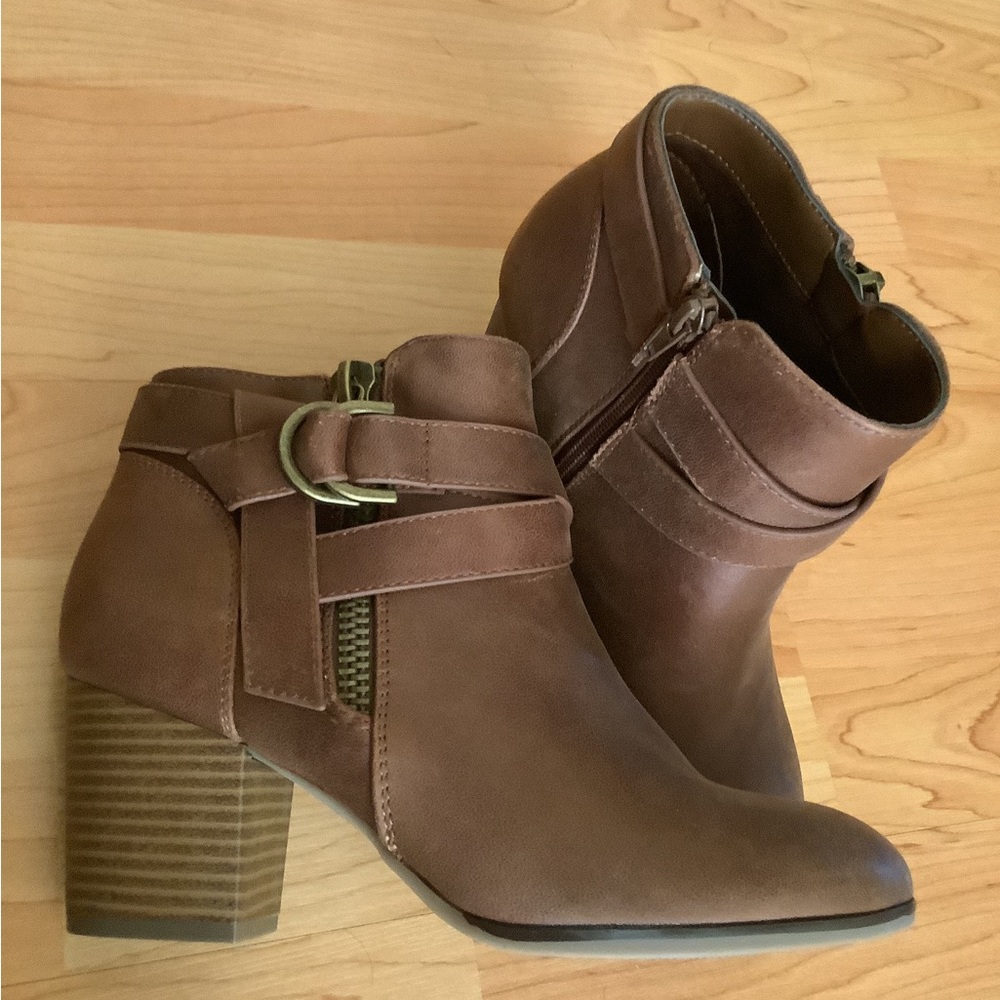 Addition Elle ankle boots, block heel, western feel, size 8W, NWT, brown